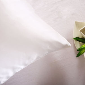 DREAMY Silk Pillowcase